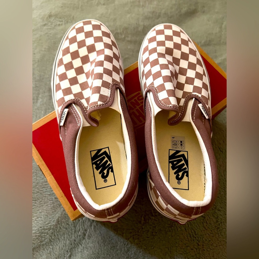 New Vans 9.5 Women / 8 Men Checkered Slip-On Shoes - Light Brown and White